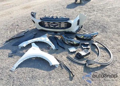 2025 Ford Escape St-Line z USA, uszkodzony, nr VIN 1FMCU9MN7SUB14483